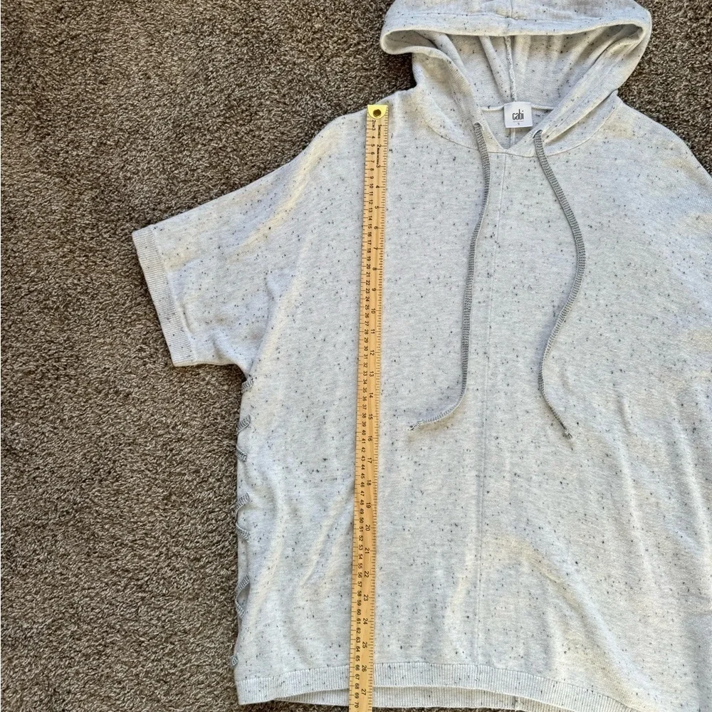Cabi In Stitches Gray Hooded Specked Short Sleeve Sweater Small